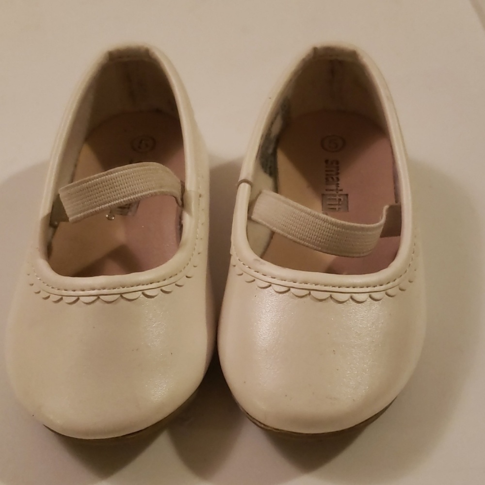 Cream or off white smartfit dress shoe
